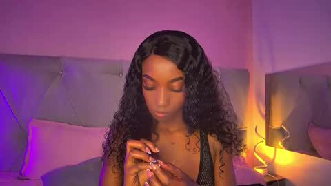 Fiorela Lenin  online show from April 1, 2026, 6:27 pm