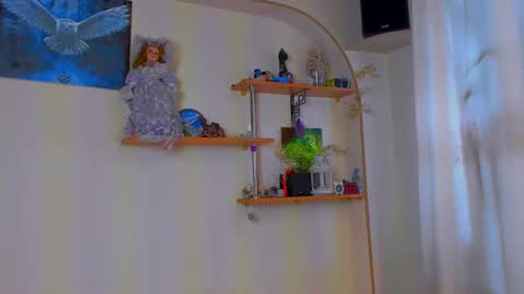 fire_luna online show from February 10, 2026, 5:33 am