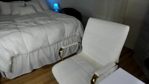 Snapshot of fitandfriskyfunxxx chatting on December 18, 2024, 10:35 pm Jamie or Frisky online show from December 18, 2024, 10:35 pm