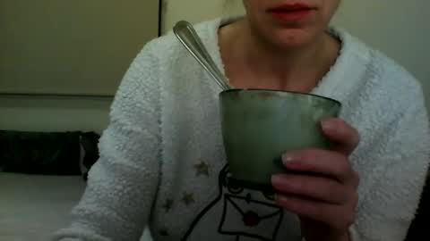 Snapshot of fitbut chatting on January 8, 2025, 7:03 pm Fitbut online show from January 8, 2025, 7:03 pm