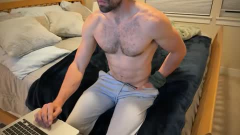 fitfunweird online show from December 3, 2025, 1:35 am