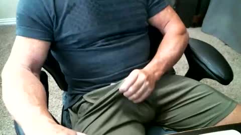 fitguy40 online show from November 6, 2025, 7:48 pm