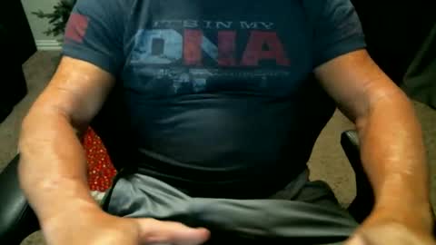 fitguy40 online show from December 17, 2025, 3:56 am