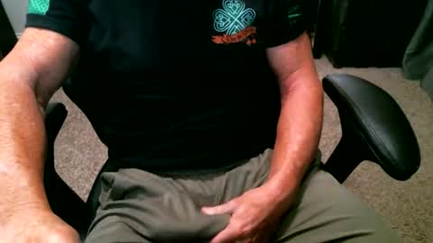 fitguy40 online show from April 3, 2026, 9:13 pm