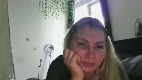 fitkatycom online show from January 2, 2025, 9:33 am