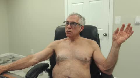 Snapshot of fitman999 chatting on December 16, 2024, 3:51 am Jon online show from December 16, 2024, 3:51 am