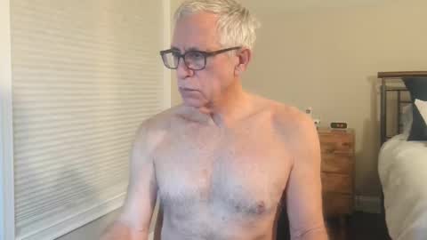 Snapshot of fitman999 chatting on December 20, 2024, 2:19 am Jon online show from December 20, 2024, 2:19 am