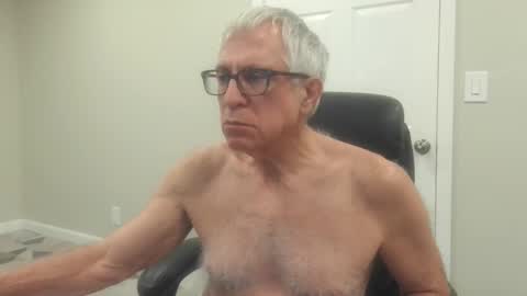 Snapshot of fitman999 chatting on January 19, 2025, 2:47 am Jon online show from January 19, 2025, 2:47 am