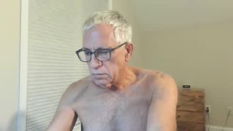 Snapshot of fitman999 chatting on October 8, 2025, 12:19 am Jon online show from October 8, 2025, 12:19 am