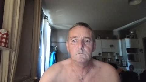Snapshot of fitufitu chatting on July 8, 2026, 6:51 am fitufitu online show from July 8, 2026, 6:51 am