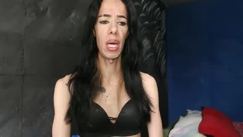 flats23cm online show from October 27, 2025, 2:10 pm