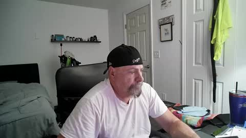 Snapshot of flaguy3233 chatting on February 16, 2025, 3:58 am Florida guy online show from February 16, 2025, 3:58 am