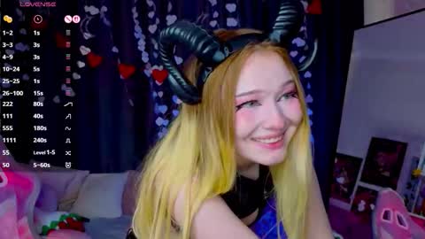 Sophie online show from March 16, 2026, 4:07 am