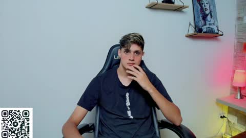 Snapshot of flaquito___ chatting on May 20, 2026, 8:37 pm Flaquito online show from May 20, 2026, 8:37 pm