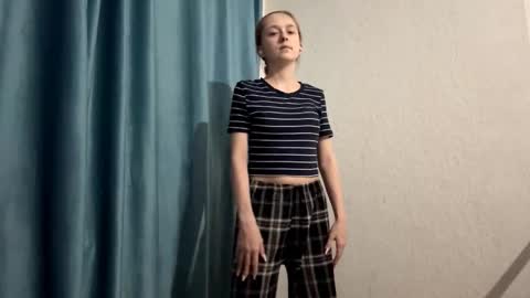 Snapshot of fleshpoetry chatting on February 25, 2026, 1:26 am Emma online show from February 25, 2026, 1:26 am