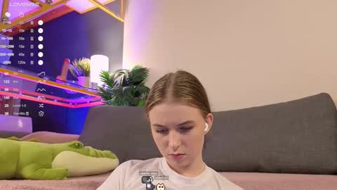 Snapshot of flexi_pixie chatting on September 30, 2025, 2:11 pm Leia online show from September 30, 2025, 2:11 pm