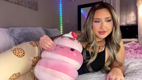 Snapshot of flexyroxxxy chatting on January 15, 2025, 5:29 am Roxy online show from January 15, 2025, 5:29 am