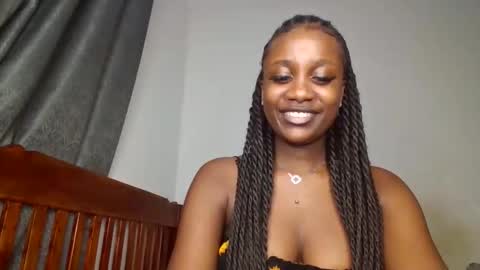 flirty_arrya online show from May 4, 2026, 3:41 pm