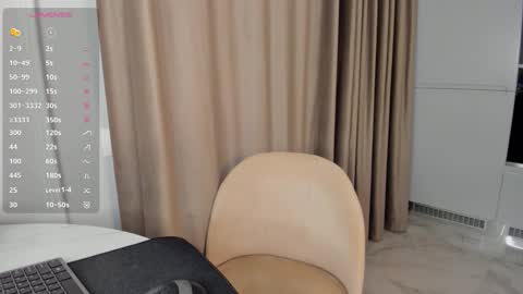 Snapshot of flirtykitty_ chatting on October 24, 2025, 5:15 am Emely online show from October 24, 2025, 5:15 am