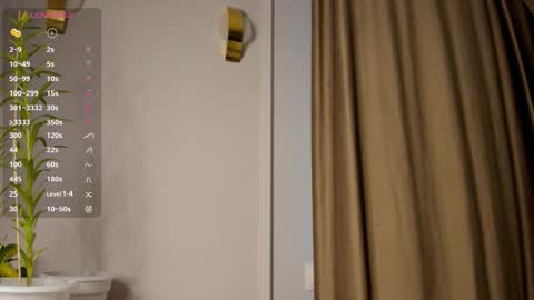 Snapshot of flirtykitty_ chatting on October 29, 2025, 4:59 am Emely online show from October 29, 2025, 4:59 am