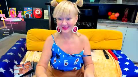 Snapshot of flirtymary chatting on October 1, 2025, 9:43 pm Mary online show from October 1, 2025, 9:43 pm