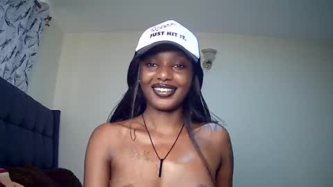 Snapshot of flirtyy_sheery chatting on January 5, 2025, 8:00 am sheery online show from January 5, 2025, 8:00 am