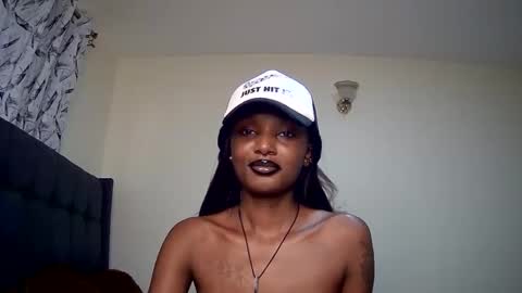 Snapshot of flirtyy_sheery chatting on January 5, 2025, 1:04 pm sheery online show from January 5, 2025, 1:04 pm