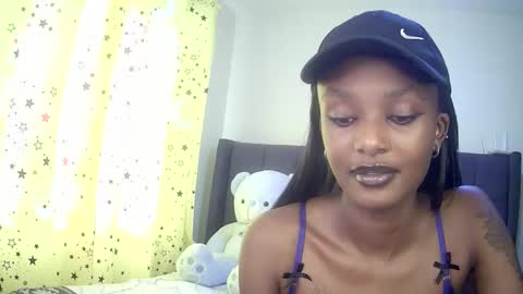 Snapshot of flirtyy_sheery chatting on October 3, 2025, 5:48 am sheery online show from October 3, 2025, 5:48 am