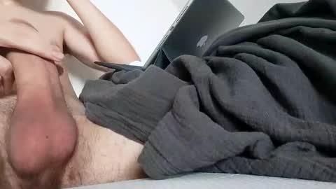 flo187842 online show from November 12, 2025, 8:26 am