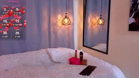 flor_gil online show from February 18, 2026, 2:51 am