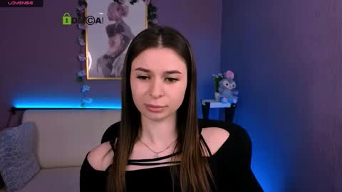 Snapshot of flora_ri chatting on February 6, 2026, 10:18 am just ask me online show from February 6, 2026, 10:18 am