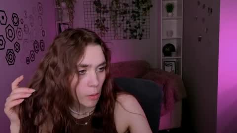 Snapshot of florence_barker chatting on May 7, 2026, 11:26 am florence_barker online show from May 7, 2026, 11:26 am