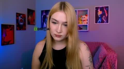 Snapshot of florence_barker chatting on May 16, 2026, 7:12 pm florence_barker online show from May 16, 2026, 7:12 pm