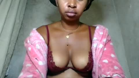 florencia011 online show from June 21, 2026, 7:49 pm