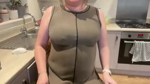 Snapshot of flossyishot chatting on April 4, 2026, 8:39 pm flossyishot online show from April 4, 2026, 8:39 pm