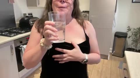 Snapshot of flossyishot chatting on May 8, 2026, 8:47 pm flossyishot online show from May 8, 2026, 8:47 pm