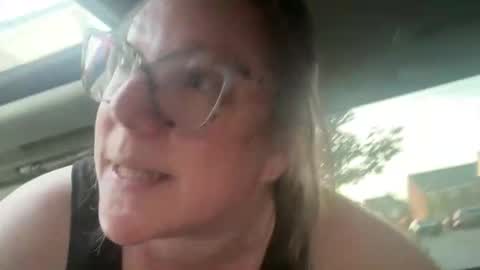 Snapshot of flossyishot chatting on May 23, 2026, 7:18 pm flossyishot online show from May 23, 2026, 7:18 pm