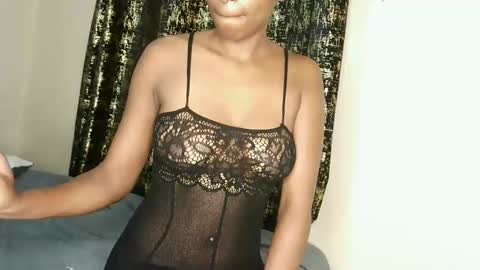 flower748 online show from April 16, 2026, 4:41 pm