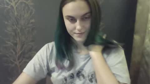 Snapshot of flower_bluee chatting on December 4, 2024, 6:39 pm Ambika 3 online show from December 4, 2024, 6:39 pm