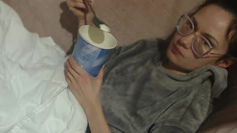 say meow and send tip  online show from March 15, 2026, 11:00 pm