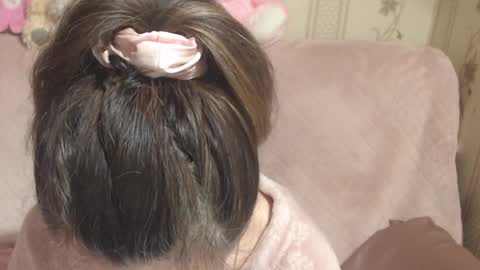 say meow and send tip  online show from April 8, 2026, 10:04 am