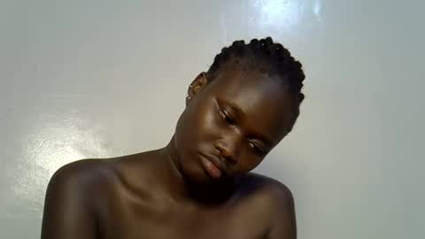 flowerdiva002 online show from January 12, 2026, 9:53 pm