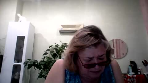 Snapshot of flowerlover8 chatting on February 8, 2025, 4:57 pm Flowerlower online show from February 8, 2025, 4:57 pm