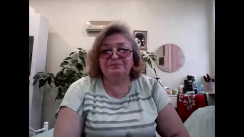 Snapshot of flowerlover8 chatting on March 12, 2025, 2:45 pm Flowerlower online show from March 12, 2025, 2:45 pm