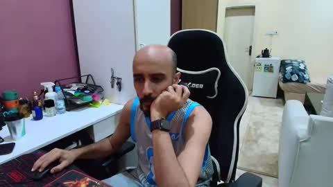 Snapshot of flowthefun chatting on May 27, 2026, 11:02 pm flowthefun online show from May 27, 2026, 11:02 pm