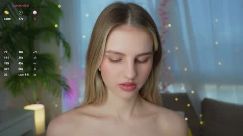 Snapshot of fluffy_angel chatting on December 2, 2024, 8:52 am Adeline online show from December 2, 2024, 8:52 am