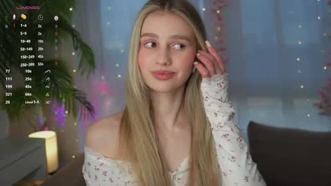 Snapshot of fluffy_angel chatting on February 3, 2025, 11:20 am Adeline online show from February 3, 2025, 11:20 am