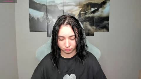 Snapshot of flufyfoxx chatting on May 24, 2026, 2:05 am Lina online show from May 24, 2026, 2:05 am