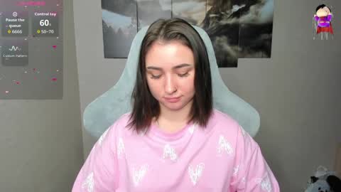 Snapshot of flufyfoxx chatting on May 26, 2026, 1:01 am Lina online show from May 26, 2026, 1:01 am