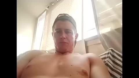 Snapshot of flybuy2525 chatting on October 17, 2025, 9:39 pm flybuy2525 online show from October 17, 2025, 9:39 pm